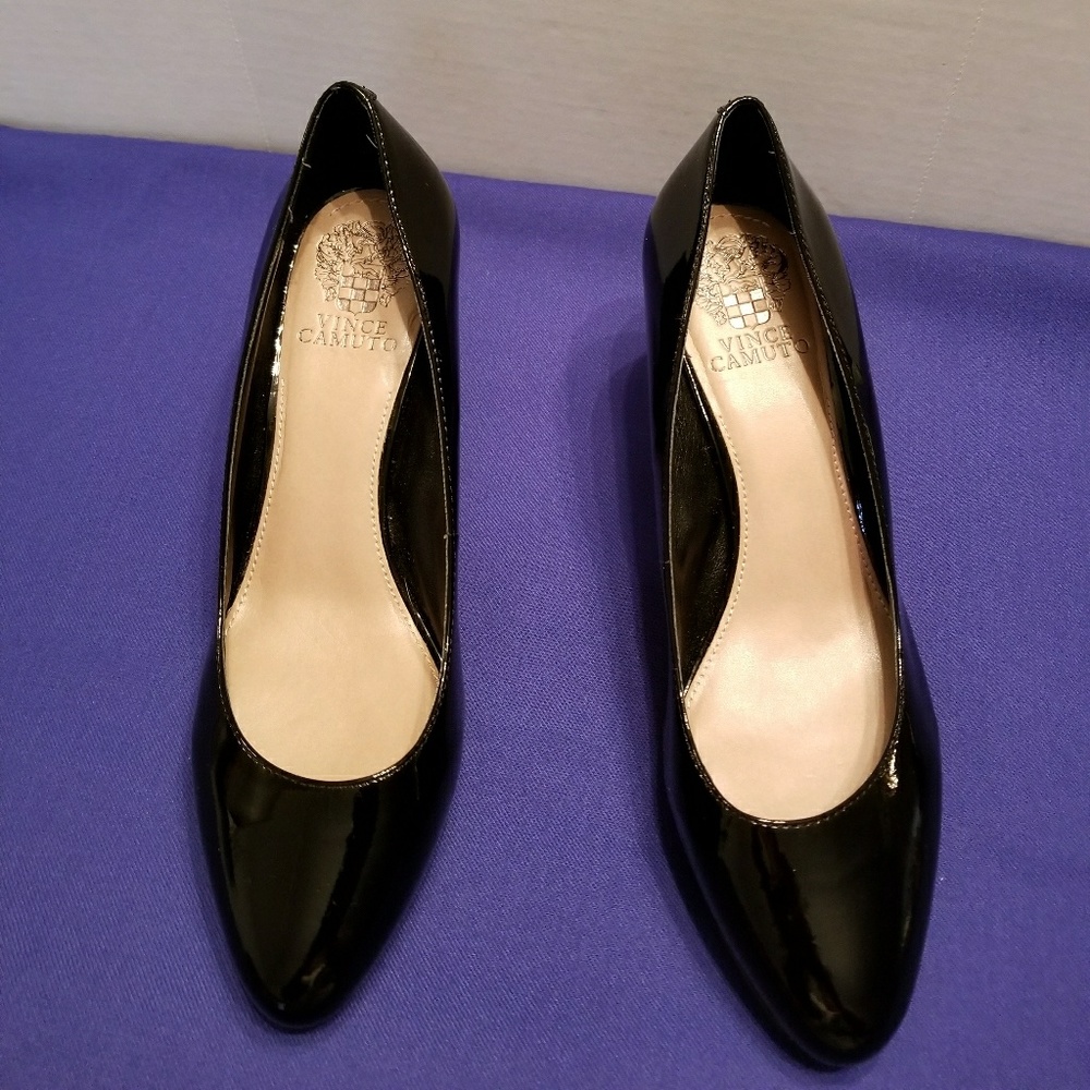 Vince Camuto Patent Leather black heels, Size 9M.